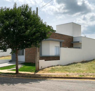 Lateral Casa Térrea Condomínio Terras de  São Francisco - TFAIncorp